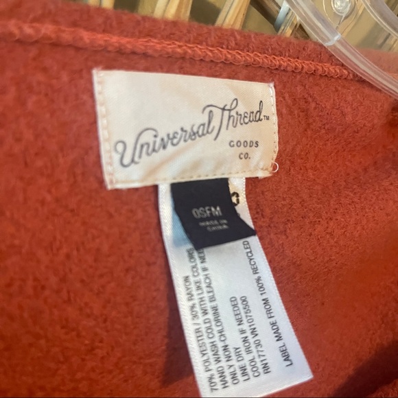 UNIVERSAL THREAD | fringe poncho - Picture 5 of 5